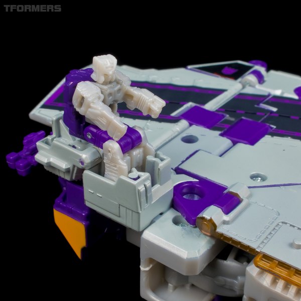 TFormers Gallery   Siege On Cybertron Tidal Wave 093 (93 of 124)